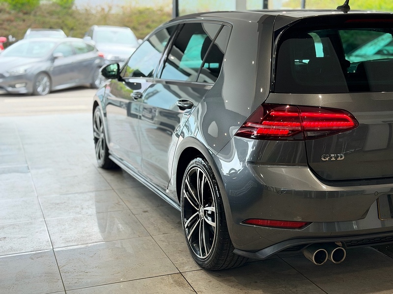 Volkswagen Golf 2.0 TDI BlueMotion Tech GTD Hatchback 5dr Diesel Manual Euro 6 (s/s) (184 ps) - U6360