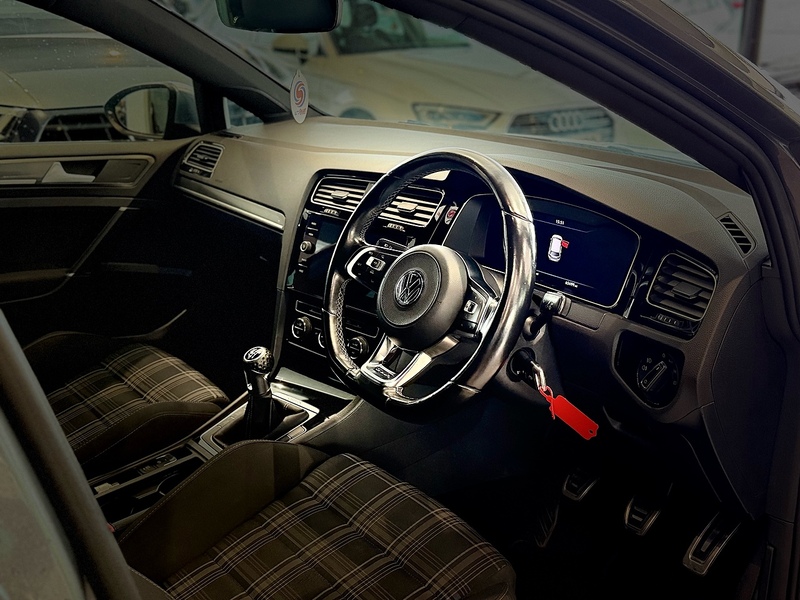 Volkswagen Golf 2.0 TDI BlueMotion Tech GTD Hatchback 5dr Diesel Manual Euro 6 (s/s) (184 ps) - U6360