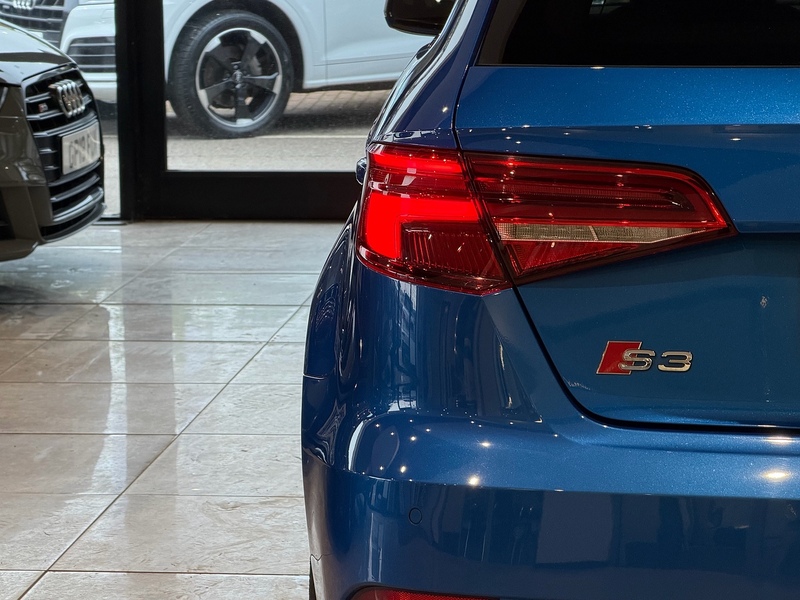 Audi S3 2.0 TFSI Black Edition Sportback 5dr Petrol S Tronic quattro Euro 6 (s/s) (300 ps) - U6361
