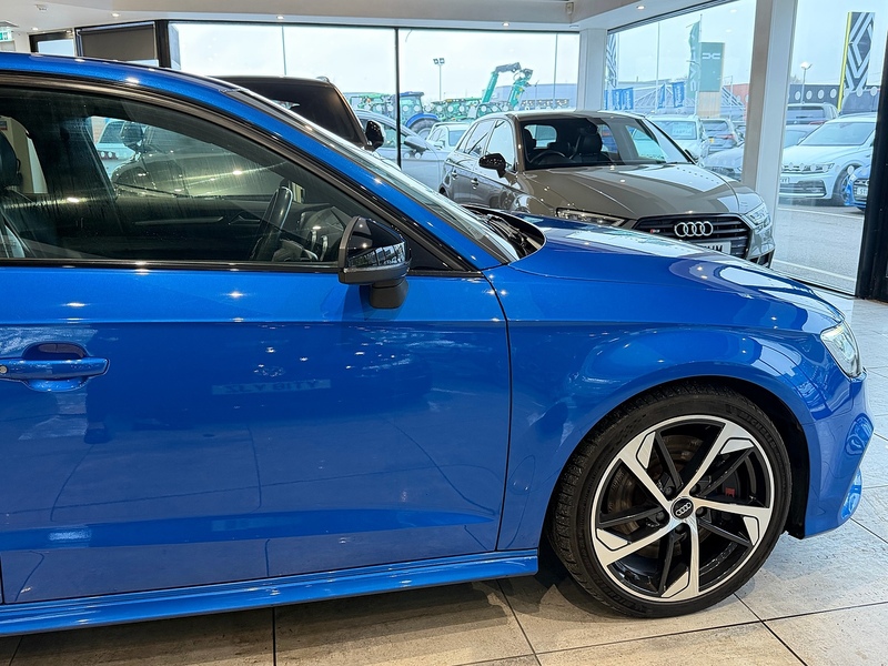 Audi S3 2.0 TFSI Black Edition Sportback 5dr Petrol S Tronic quattro Euro 6 (s/s) (300 ps) - U6361