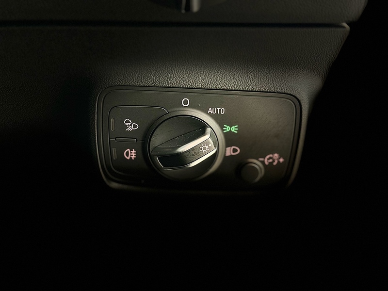 Audi TT 2.0 TFSI 40 S line Coupe 3dr Petrol S Tronic Euro 6 (s/s) (197 ps) - U6363