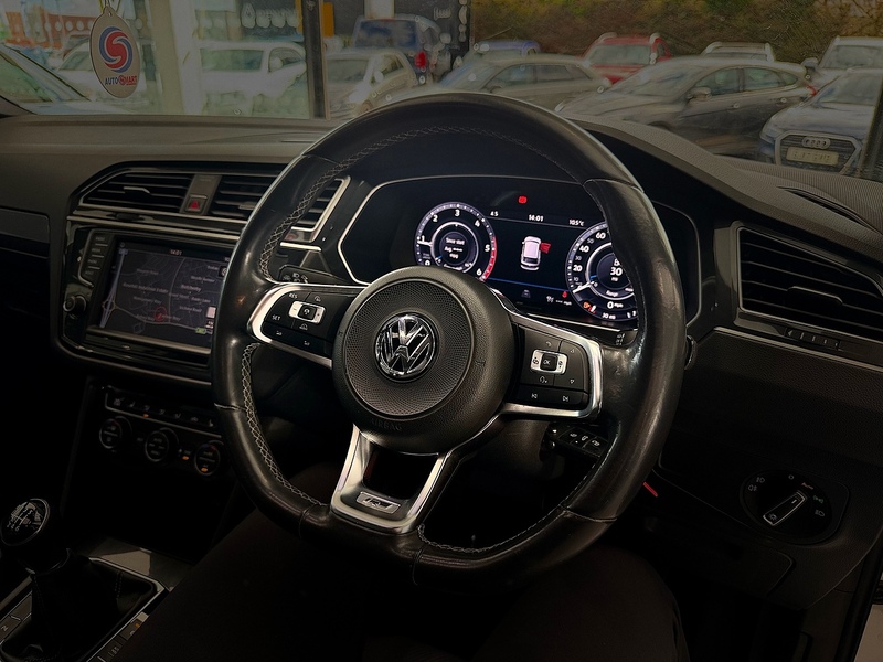 Volkswagen Tiguan 2.0 TDI BlueMotion Tech R-Line SUV 5dr Diesel Manual Euro 6 (s/s) (150 ps) - U6364