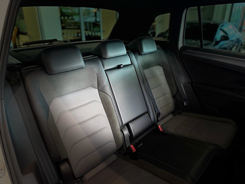 Volkswagen Tiguan 2.0 TDI BlueMotion Tech R-Line SUV 5dr Diesel Manual Euro 6 (s/s) (150 ps) - U6364