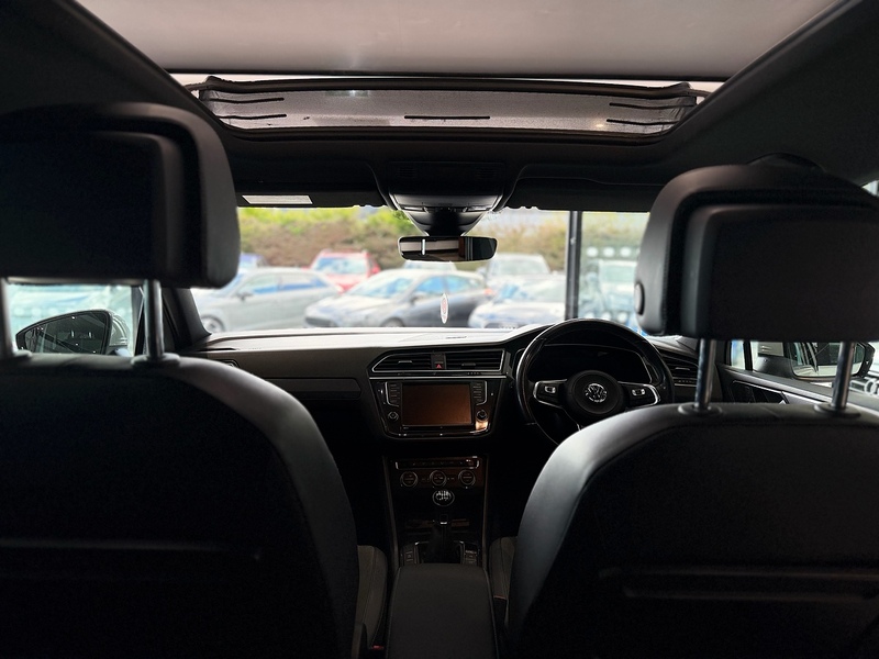 Volkswagen Tiguan 2.0 TDI BlueMotion Tech R-Line SUV 5dr Diesel Manual Euro 6 (s/s) (150 ps) - U6364