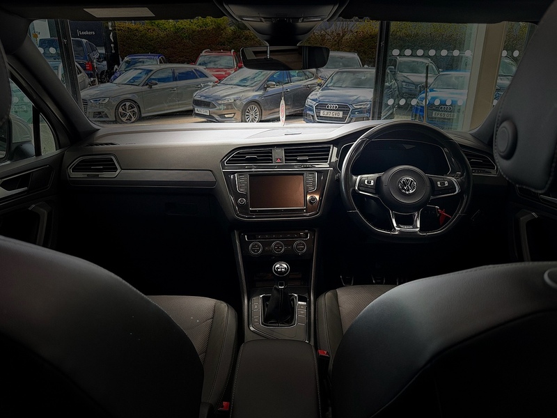 Volkswagen Tiguan 2.0 TDI BlueMotion Tech R-Line SUV 5dr Diesel Manual Euro 6 (s/s) (150 ps) - U6364