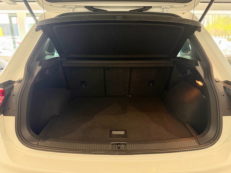 Volkswagen Tiguan 2.0 TDI BlueMotion Tech R-Line SUV 5dr Diesel Manual Euro 6 (s/s) (150 ps) - U6364