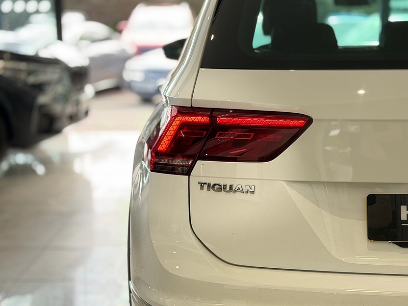 Volkswagen Tiguan 1.5 TSI EVO R-Line Tech SUV 5dr Petrol DSG Euro 6 (s/s) (150 ps) - U6373