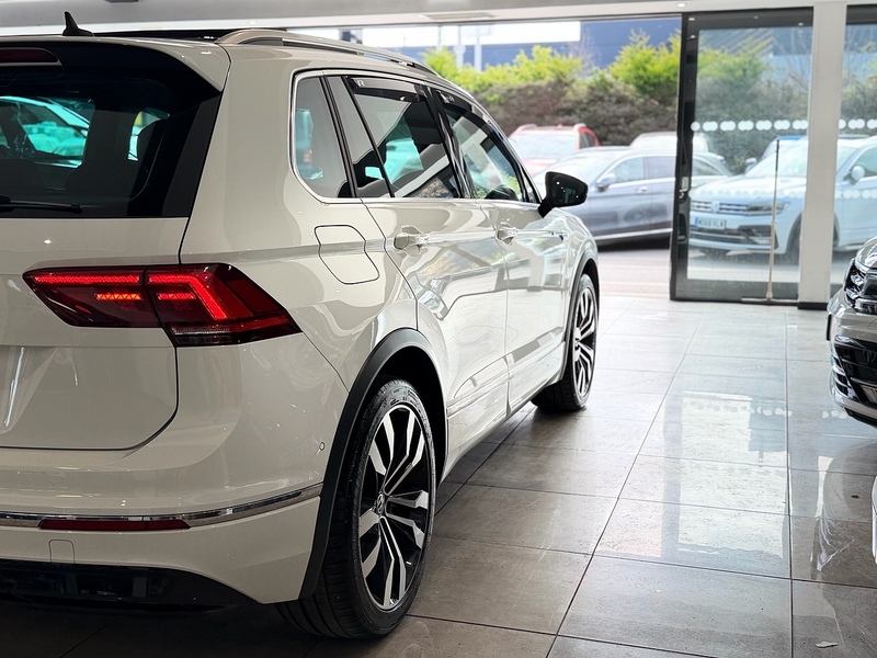 Volkswagen Tiguan 1.5 TSI EVO R-Line Tech SUV 5dr Petrol DSG Euro 6 (s/s) (150 ps) - U6373