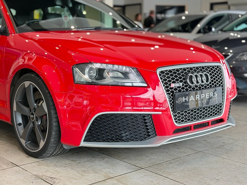Audi RS3 TFSI Hatchback 2.5 Automatic Petrol - U6390