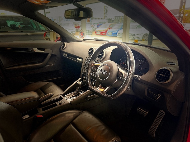 Audi RS3 TFSI Hatchback 2.5 Automatic Petrol - U6390