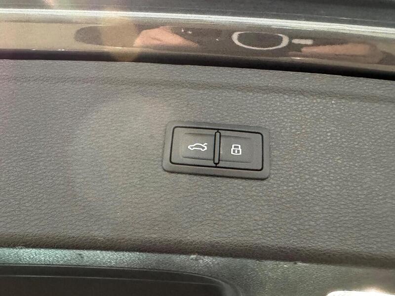 Audi Q5 2.0 TDI 40 S line SUV 5dr Diesel S Tronic quattro Euro 6 (s/s) (204 ps) - U6397
