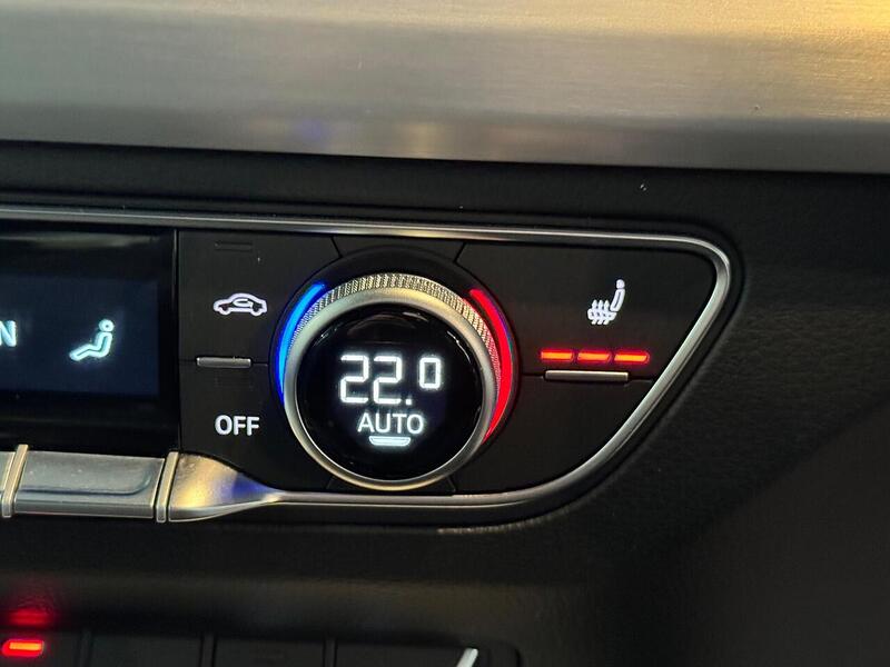Audi Q5 2.0 TDI 40 S line SUV 5dr Diesel S Tronic quattro Euro 6 (s/s) (204 ps) - U6397