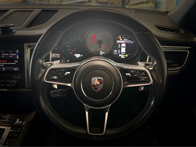 Porsche Macan 3.0 TD V6 S SUV 5dr Diesel PDK 4WD Euro 6 (s/s) (258 ps) - U6400