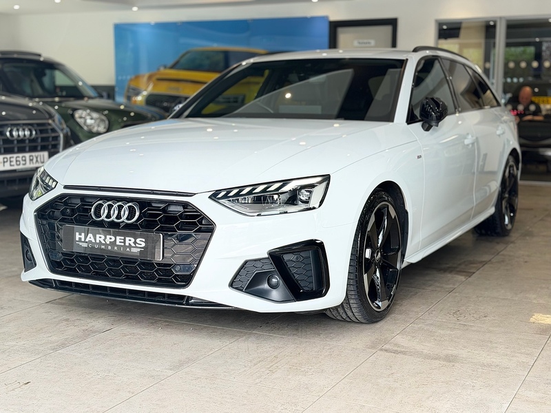 Audi A4 Avant 2.0 TDI 35 Black Edition Estate 5dr Diesel S Tronic Euro 6 (s/s) (163 ps) - U6421