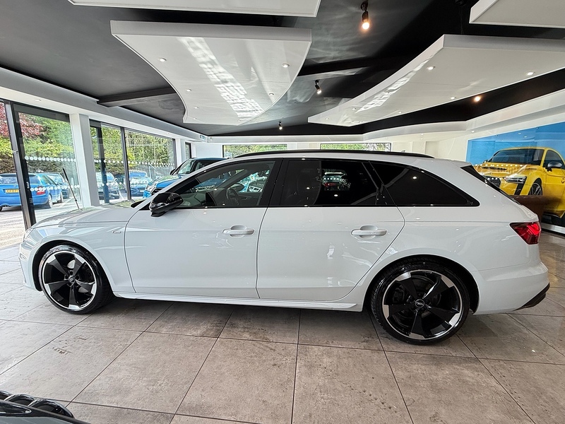 Audi A4 Avant 2.0 TDI 35 Black Edition Estate 5dr Diesel S Tronic Euro 6 (s/s) (163 ps) - U6421