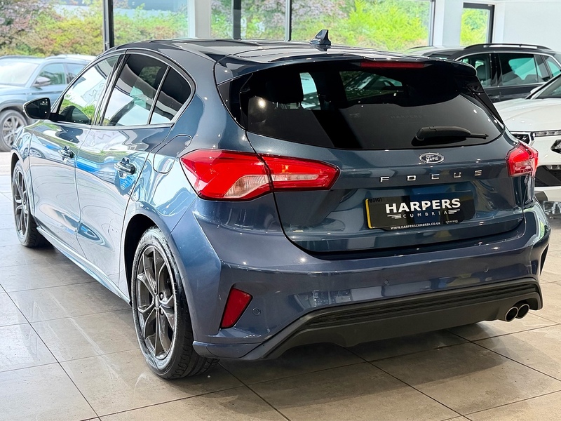 Ford Focus EcoBlue ST-Line Hatchback 1.5 Manual Diesel Hatchback 1.5 Manual Diesel - U6422