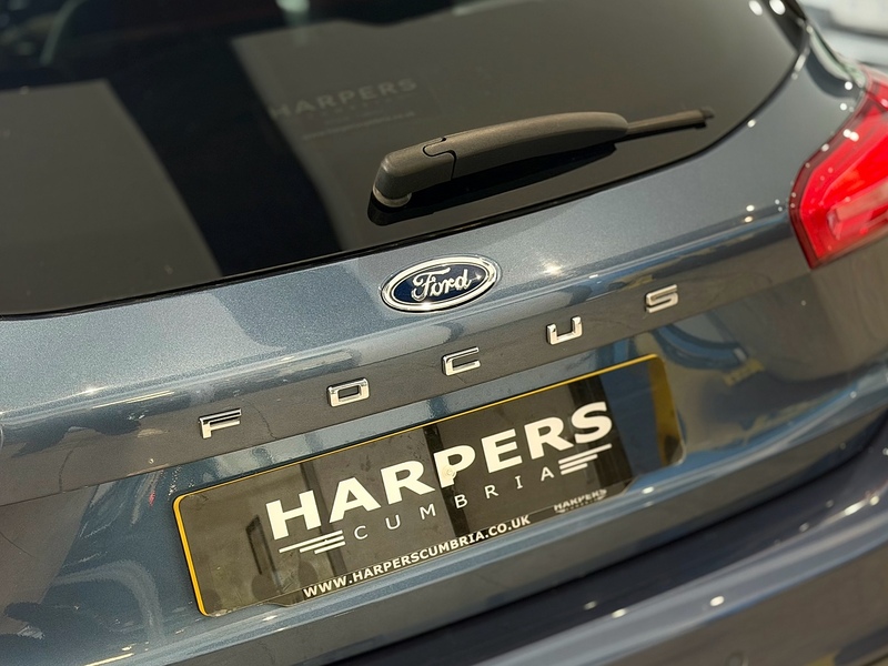 Ford Focus EcoBlue ST-Line Hatchback 1.5 Manual Diesel Hatchback 1.5 Manual Diesel - U6422