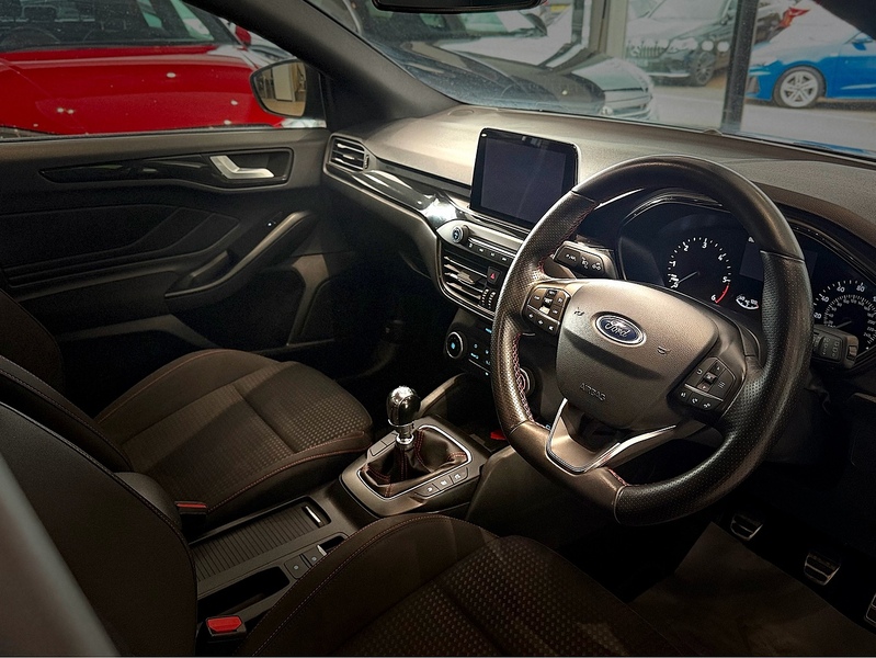 Ford Focus EcoBlue ST-Line Hatchback 1.5 Manual Diesel Hatchback 1.5 Manual Diesel - U6422