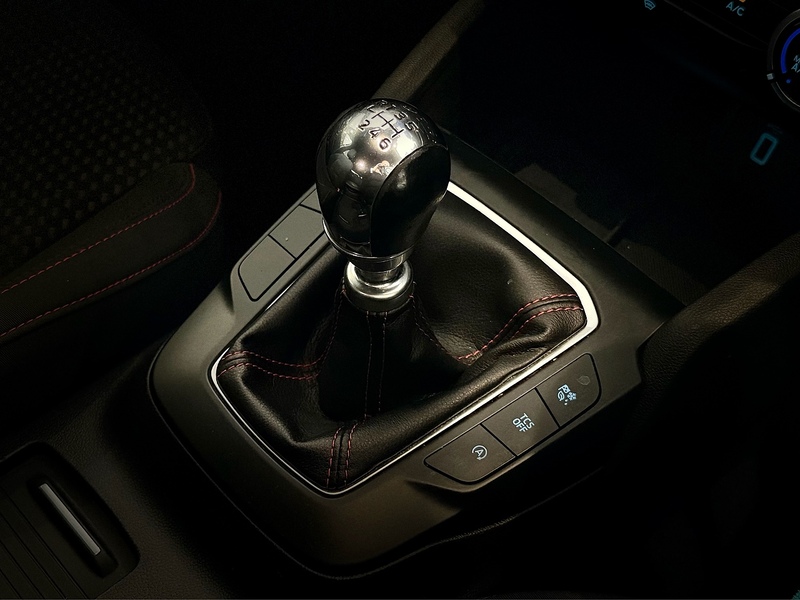 Ford Focus EcoBlue ST-Line Hatchback 1.5 Manual Diesel Hatchback 1.5 Manual Diesel - U6422