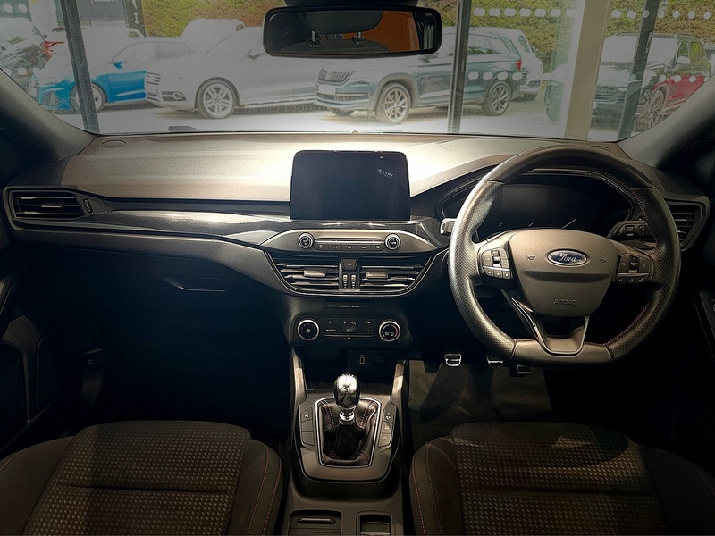 Ford Focus EcoBlue ST-Line Hatchback 1.5 Manual Diesel Hatchback 1.5 Manual Diesel - U6422