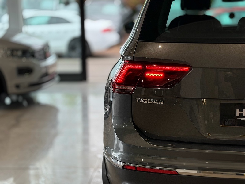 Volkswagen Tiguan TDI BlueMotion Tech SEL SUV 2.0 Automatic Diesel - U6437