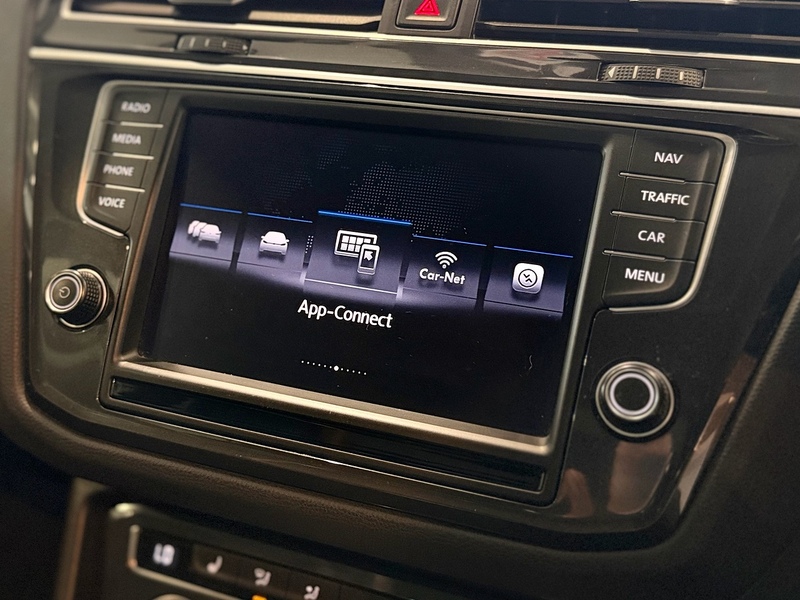 Volkswagen Tiguan TDI BlueMotion Tech SEL SUV 2.0 Automatic Diesel - U6437
