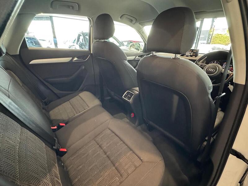Audi Q3 TDI Sport SUV 2.0 Manual Diesel - U6447