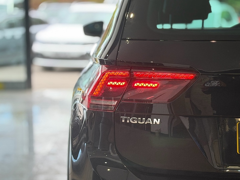 Volkswagen Tiguan 2.0 TDI R-Line SUV 5dr Diesel DSG 4Motion Euro 6 (s/s) (150 ps) - U6448