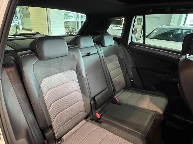 Volkswagen Tiguan 2.0 TDI R-Line Tech SUV 5dr Diesel DSG Euro 6 (s/s) (150 ps) - U6451