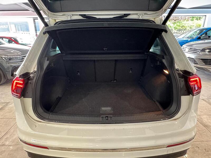 Volkswagen Tiguan 2.0 TDI R-Line Tech SUV 5dr Diesel DSG Euro 6 (s/s) (150 ps) - U6451