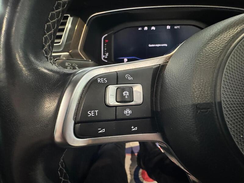 Volkswagen Tiguan 2.0 TDI R-Line Tech SUV 5dr Diesel DSG Euro 6 (s/s) (150 ps) - U6451