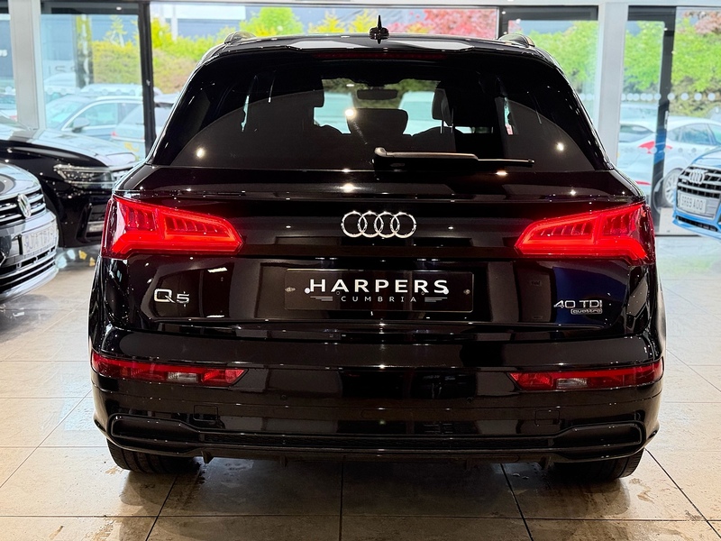 Audi Q5 2.0 TDI 40 Black Edition SUV 5dr Diesel S Tronic quattro Euro 6 (s/s) (190 ps) - U6453