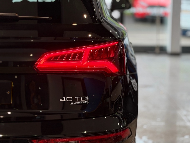 Audi Q5 2.0 TDI 40 Black Edition SUV 5dr Diesel S Tronic quattro Euro 6 (s/s) (190 ps) - U6453