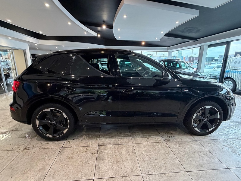 Audi Q5 2.0 TDI 40 Black Edition SUV 5dr Diesel S Tronic quattro Euro 6 (s/s) (190 ps) - U6453