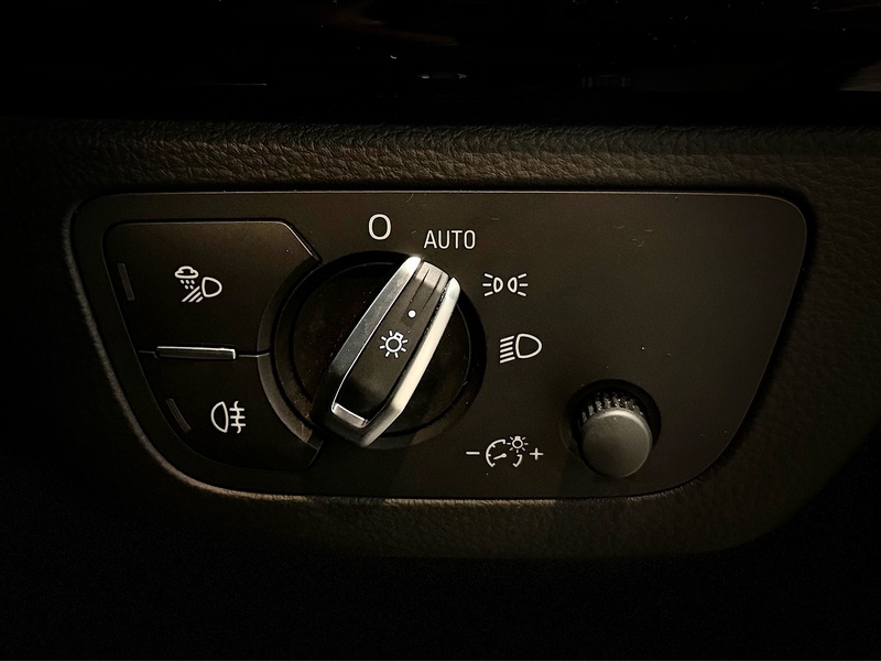 Audi Q5 2.0 TDI 40 Black Edition SUV 5dr Diesel S Tronic quattro Euro 6 (s/s) (190 ps) - U6453