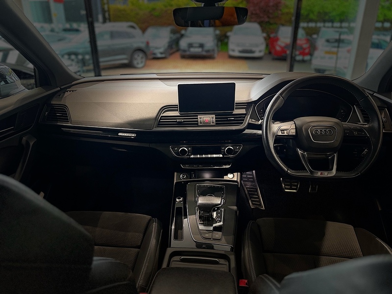 Audi Q5 2.0 TDI 40 Black Edition SUV 5dr Diesel S Tronic quattro Euro 6 (s/s) (190 ps) - U6453