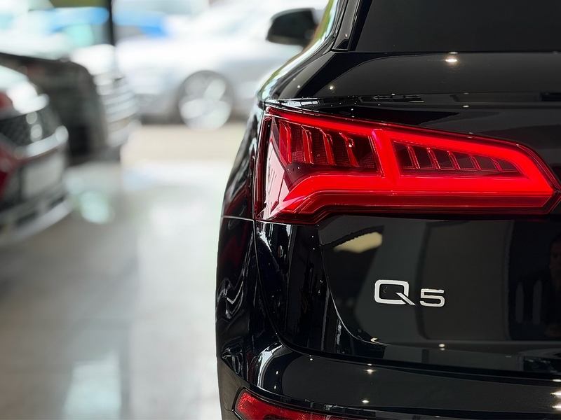 Audi Q5 2.0 TDI 40 S line SUV 5dr Diesel S Tronic quattro Euro 6 (s/s) (190 ps) - U6490