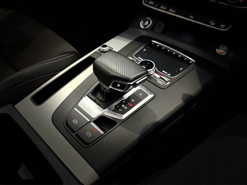 Audi Q5 2.0 TDI 40 S line SUV 5dr Diesel S Tronic quattro Euro 6 (s/s) (190 ps) - U6490