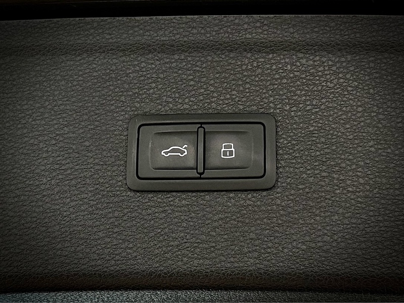 Audi Q5 2.0 TDI 40 S line SUV 5dr Diesel S Tronic quattro Euro 6 (s/s) (190 ps) - U6490