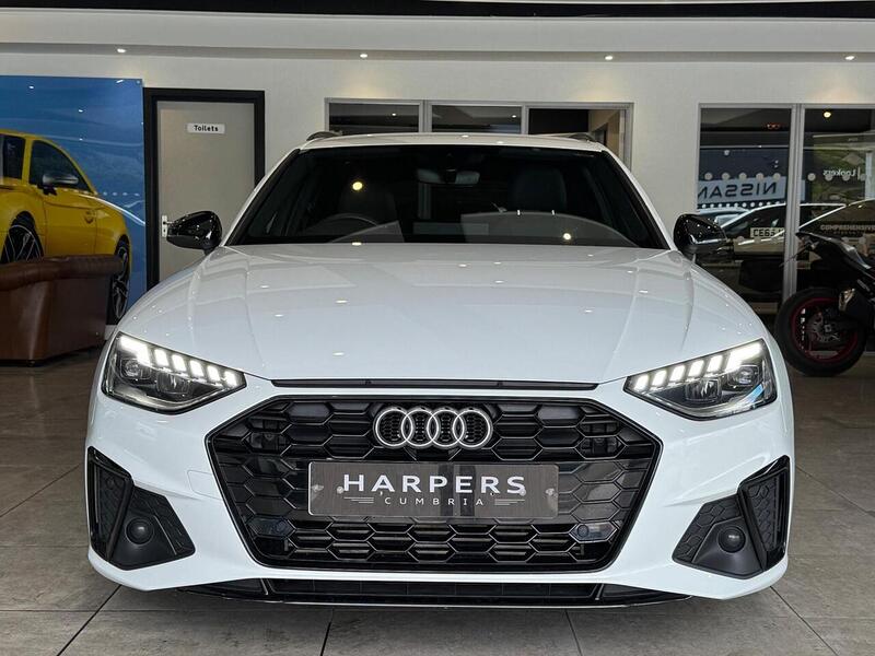 Audi A4 Avant 2.0 TFSI 40 Black Edition Estate 5dr Petrol S Tronic Euro 6 (s/s) (204 ps) - U6493