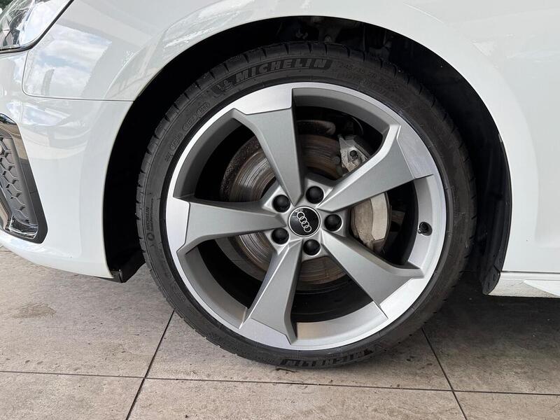Audi A4 Avant 2.0 TFSI 40 Black Edition Estate 5dr Petrol S Tronic Euro 6 (s/s) (204 ps) - U6493