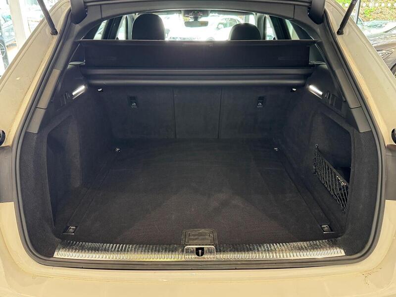 Audi A4 Avant 2.0 TFSI 40 Black Edition Estate 5dr Petrol S Tronic Euro 6 (s/s) (204 ps) - U6493