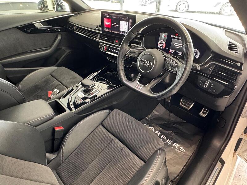 Audi A4 Avant 2.0 TFSI 40 Black Edition Estate 5dr Petrol S Tronic Euro 6 (s/s) (204 ps) - U6493