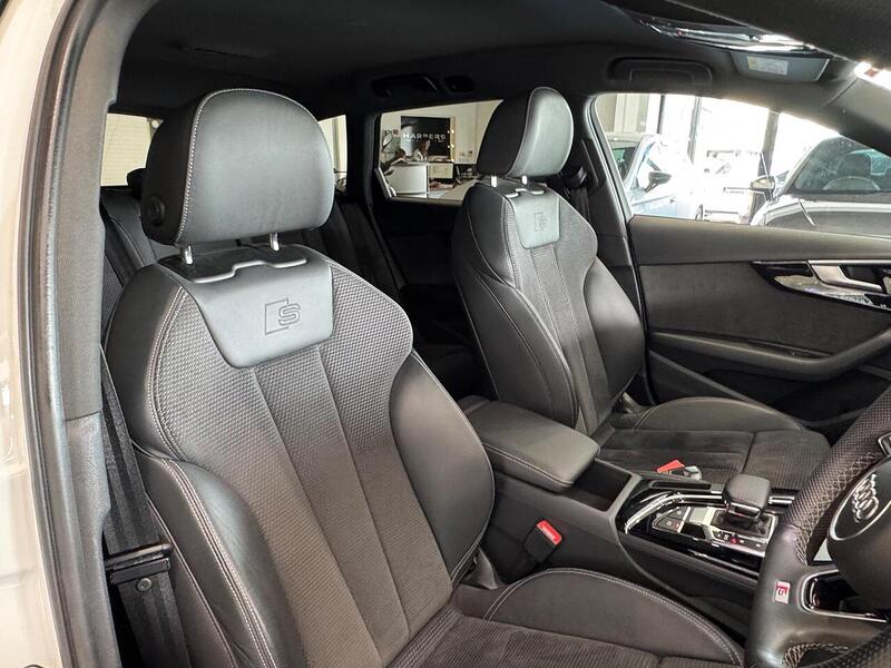 Audi A4 Avant 2.0 TFSI 40 Black Edition Estate 5dr Petrol S Tronic Euro 6 (s/s) (204 ps) - U6493
