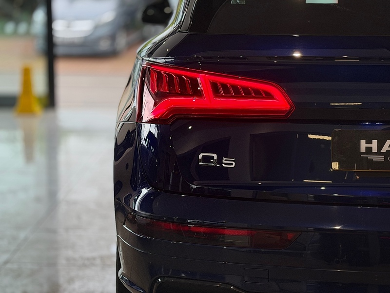 Audi Q5 2.0 TFSI 45 Black Edition SUV 5dr Petrol S Tronic quattro Euro 6 (s/s) (245 ps) - U6501