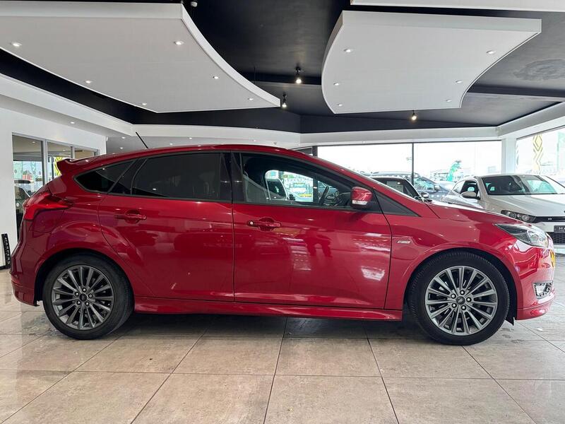 Ford Focus T EcoBoost ST-Line Hatchback 1.0 Manual Petrol - U6506