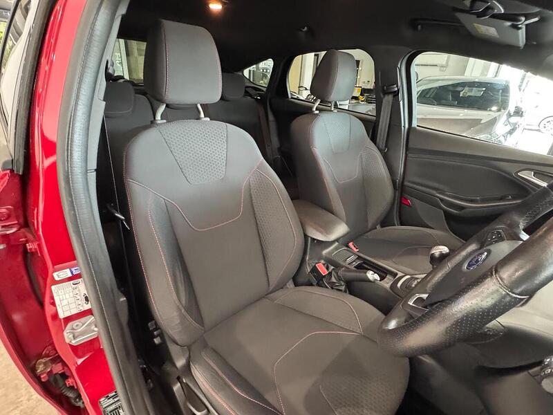 Ford Focus T EcoBoost ST-Line Hatchback 1.0 Manual Petrol - U6506
