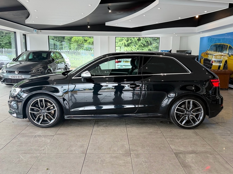 Audi S3 2.0 TFSI Hatchback 3dr Petrol S Tronic quattro Euro 6 (s/s) (310 ps) - U6525