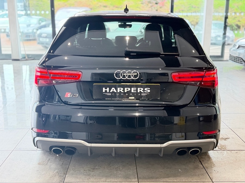 Audi S3 2.0 TFSI Hatchback 3dr Petrol S Tronic quattro Euro 6 (s/s) (310 ps) - U6525