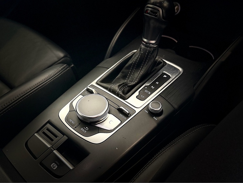 Audi S3 2.0 TFSI Hatchback 3dr Petrol S Tronic quattro Euro 6 (s/s) (310 ps) - U6525
